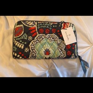 NWT Vera Bradley Accordion Wallet in Nomadic Floral